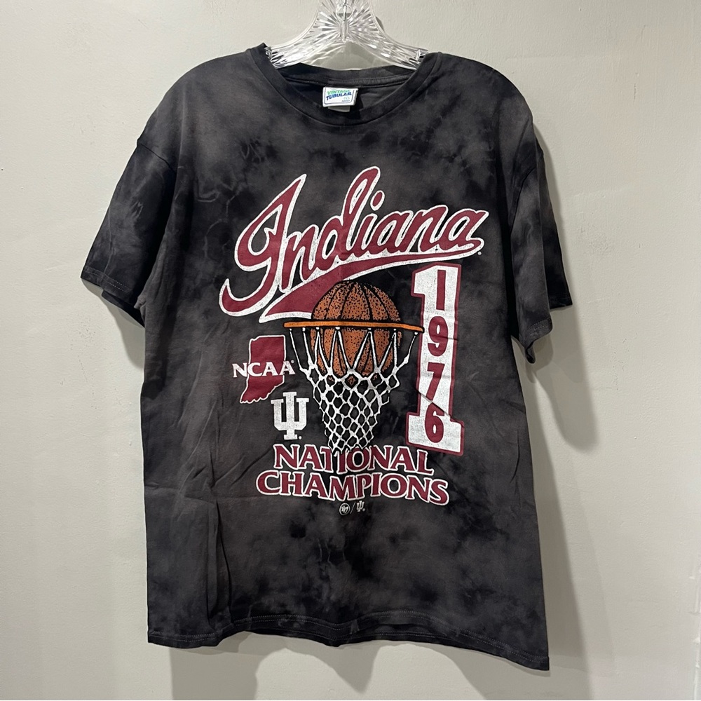 '47 Vintage Tubular Indiana Short Sleeve T-Shirt Size Large 1976 NCAA Champions - Picture 2 of 6